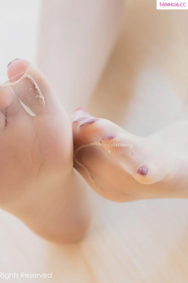 ChristychristyFung 兔小兔 [XIUREN]高清写真图 2020.01.12 Lavinia肉肉第34张图片